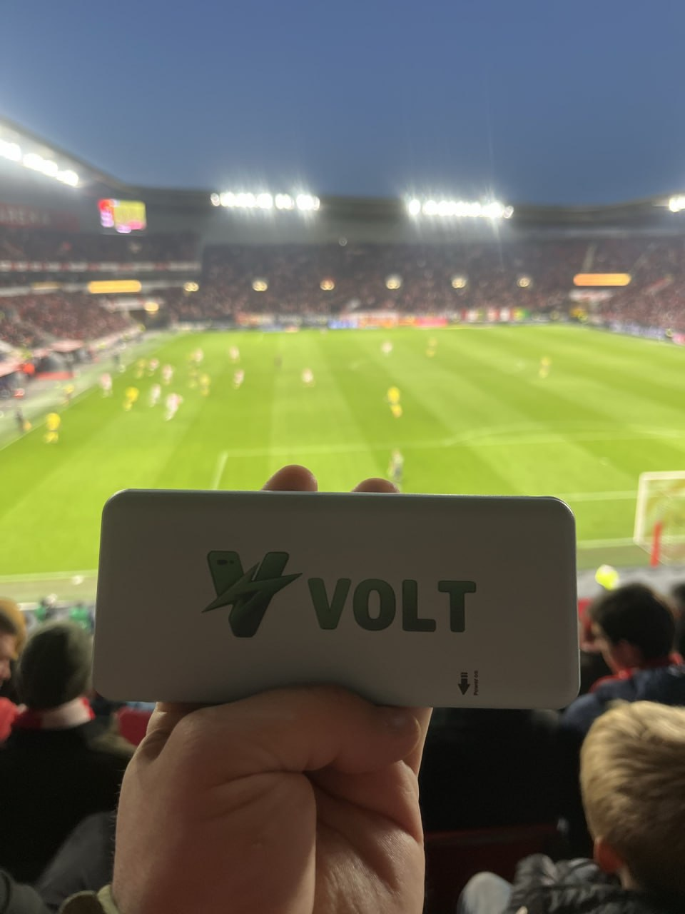 Using Shared Power Banks in Event Scene